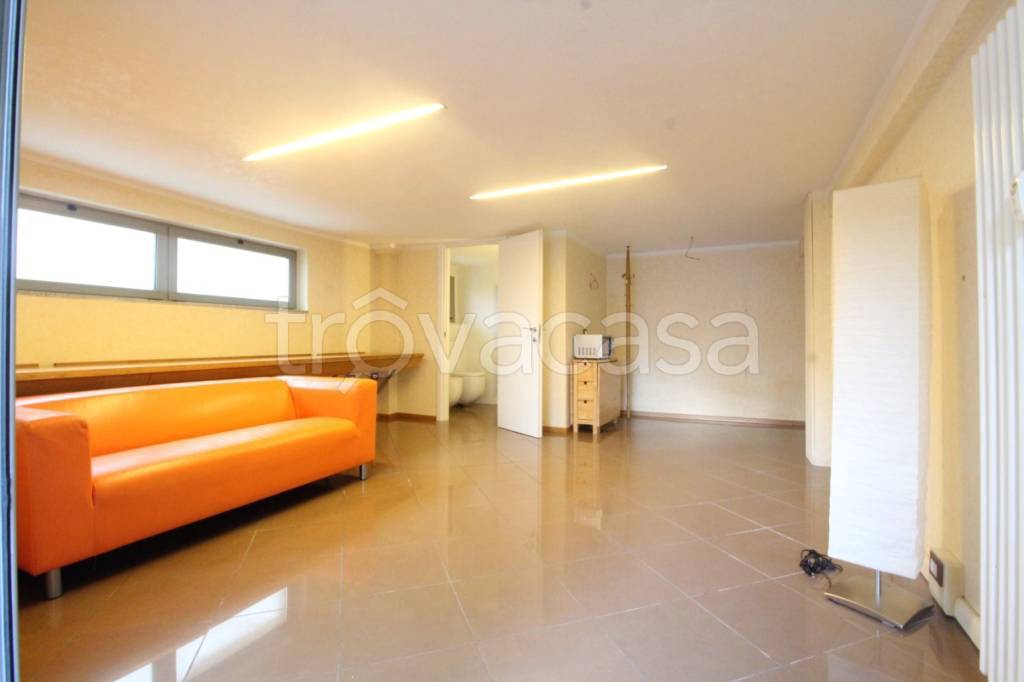 locale commerciale in affitto a Modena in zona Sant'Agnese