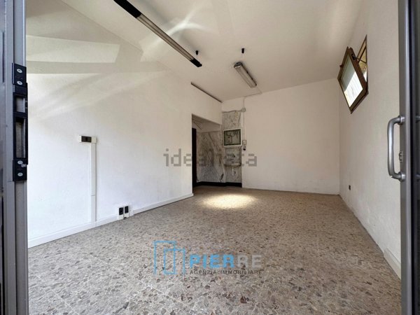 locale commerciale in affitto a Modena in zona Amendola