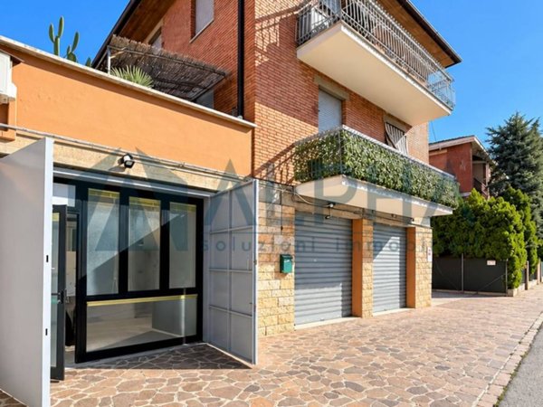 negozio in affitto a Modena in zona San Lazzaro / Modena Est