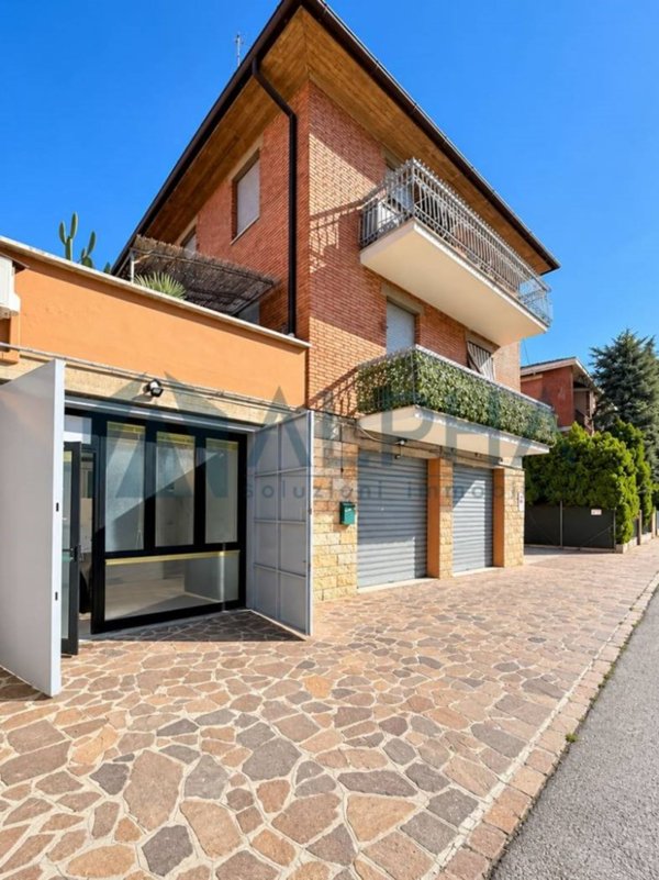 negozio in affitto a Modena in zona San Lazzaro / Modena Est