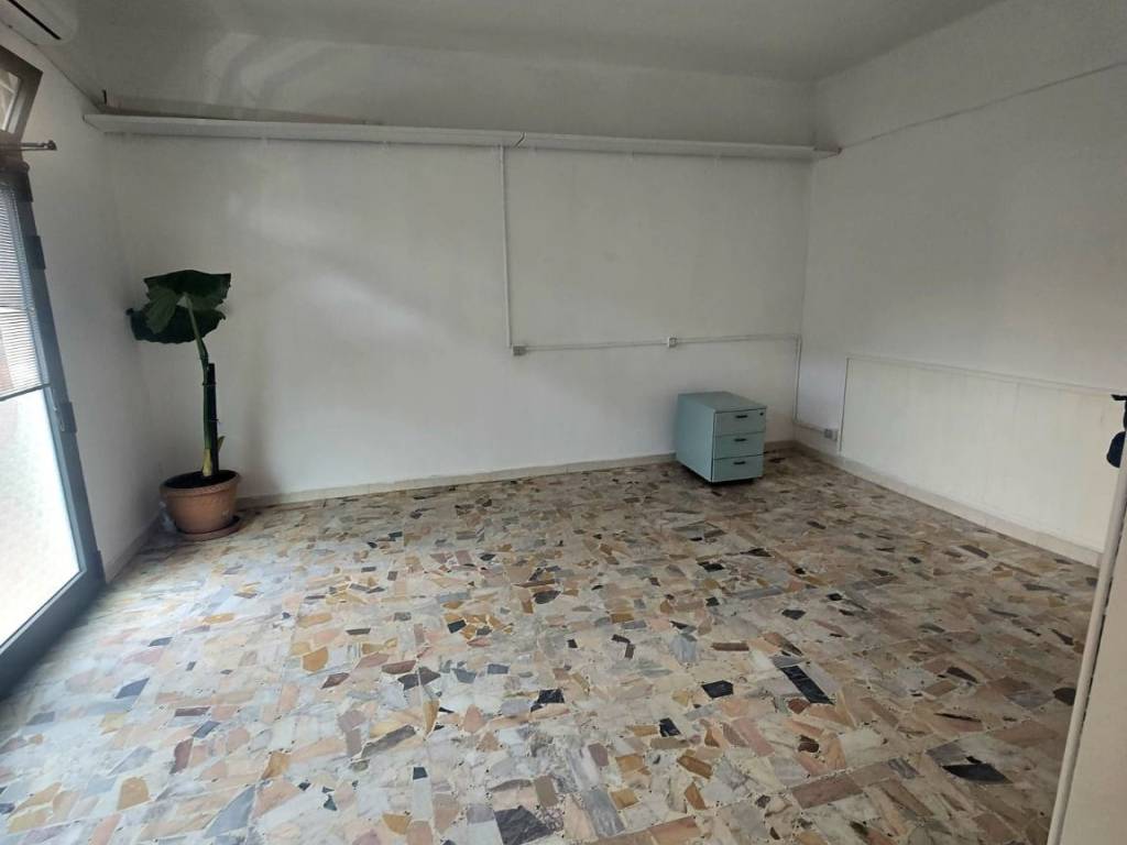 ufficio in affitto a Modena in zona Buon Pastore