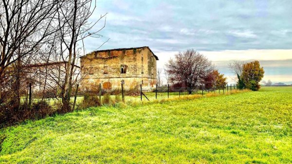 casa indipendente in affitto a Novi di Modena