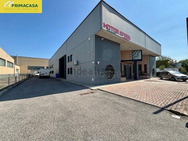 ufficio in affitto a Novi di Modena in zona Rovereto sulla Secchia