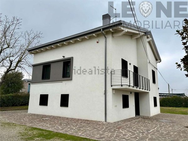 casa indipendente in affitto a San Cesario sul Panaro