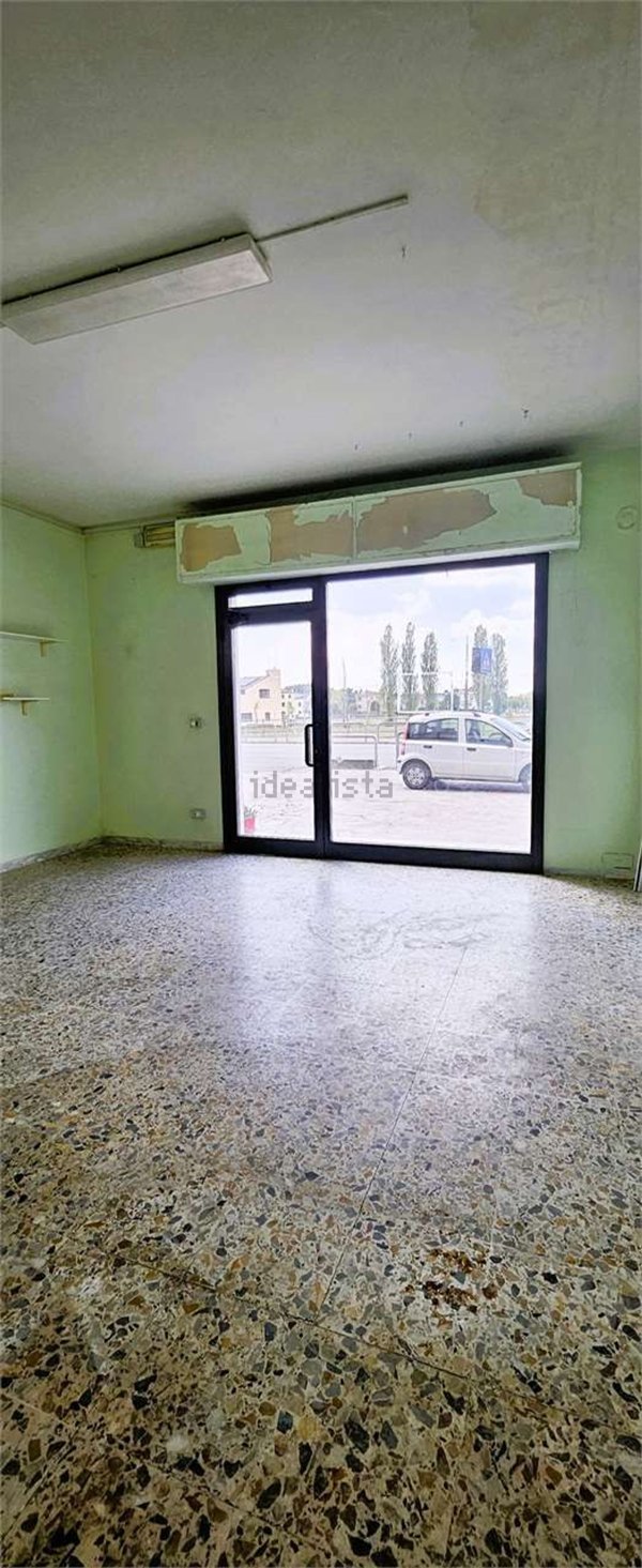 negozio in affitto a San Prospero