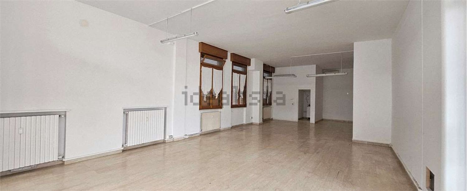 negozio in affitto a San Prospero