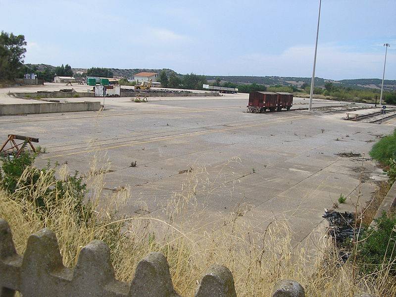 locale commerciale in affitto a Sassuolo