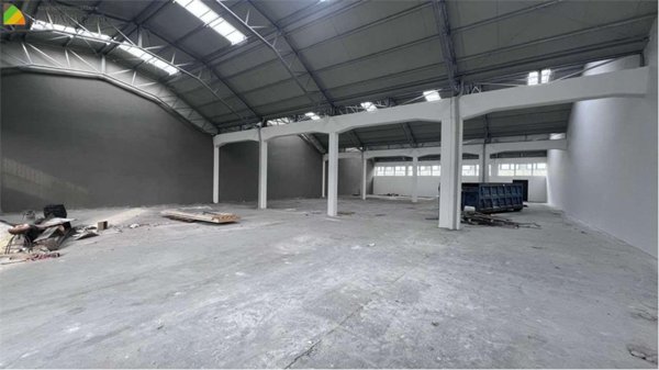 locale commerciale in affitto a Sassuolo