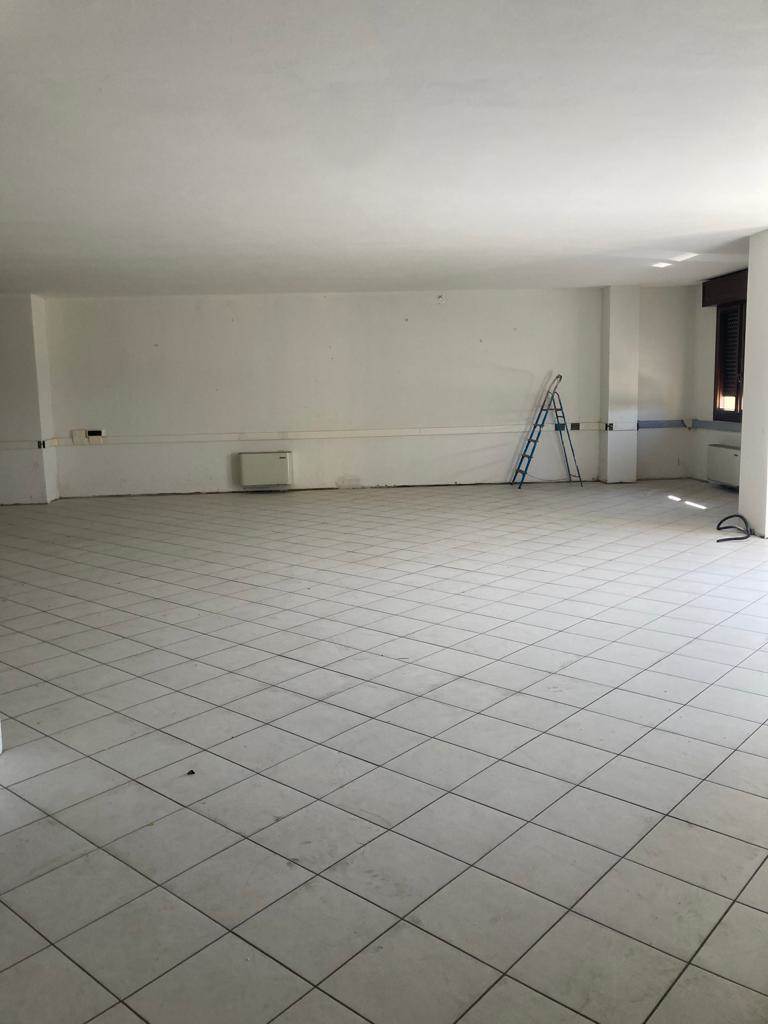 negozio in affitto a Sassuolo