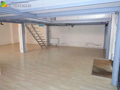 negozio in affitto a Sassuolo in zona Centro Storico / San Giorgio