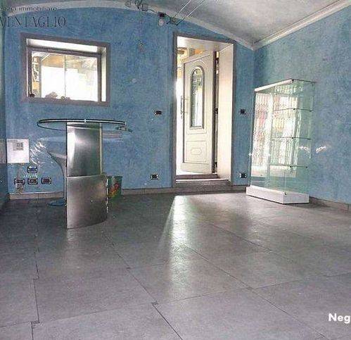 negozio in affitto a Sassuolo in zona Centro Storico / San Giorgio