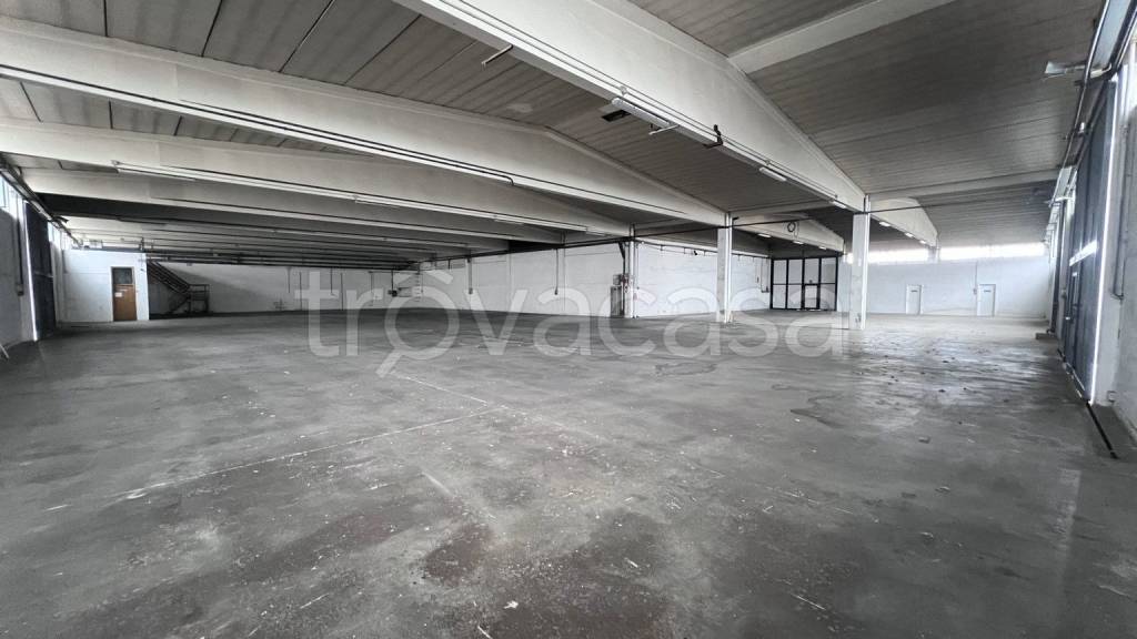 locale commerciale in affitto a Sassuolo