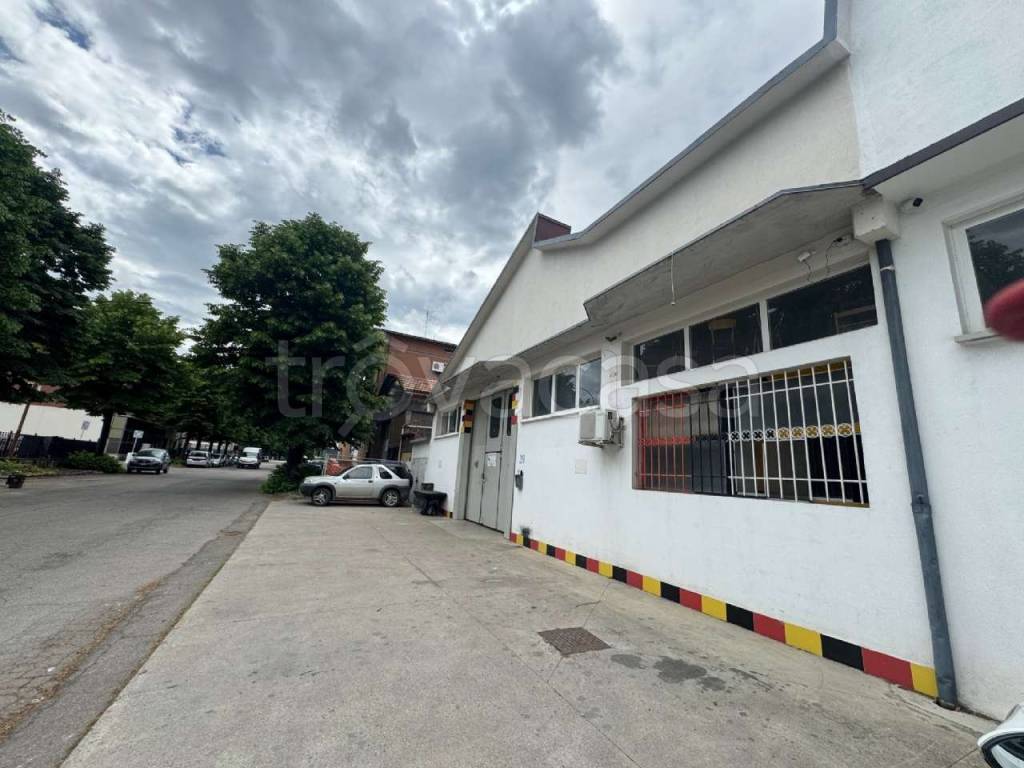 locale commerciale in affitto a Sassuolo