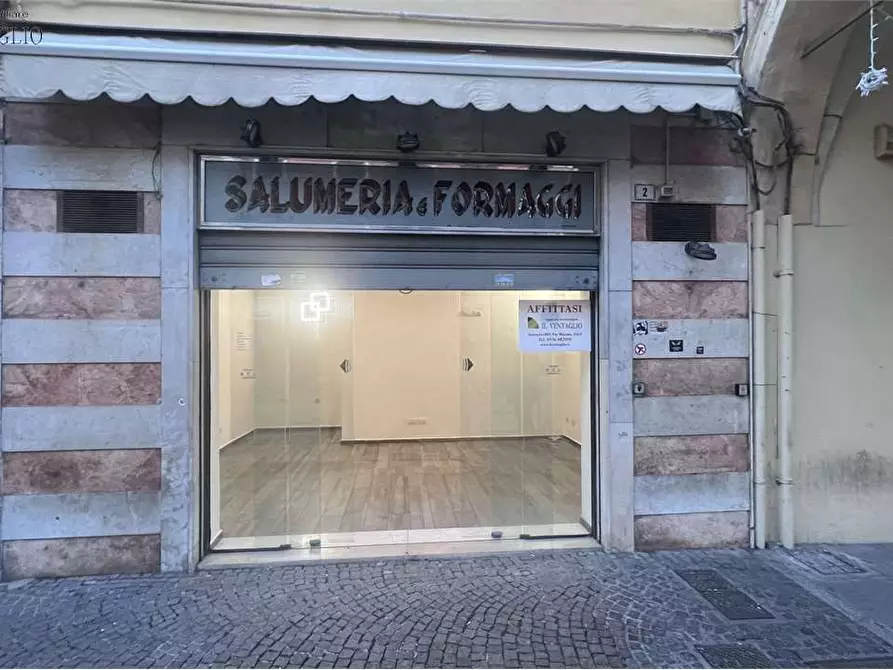 negozio in affitto a Sassuolo in zona Centro Storico / San Giorgio