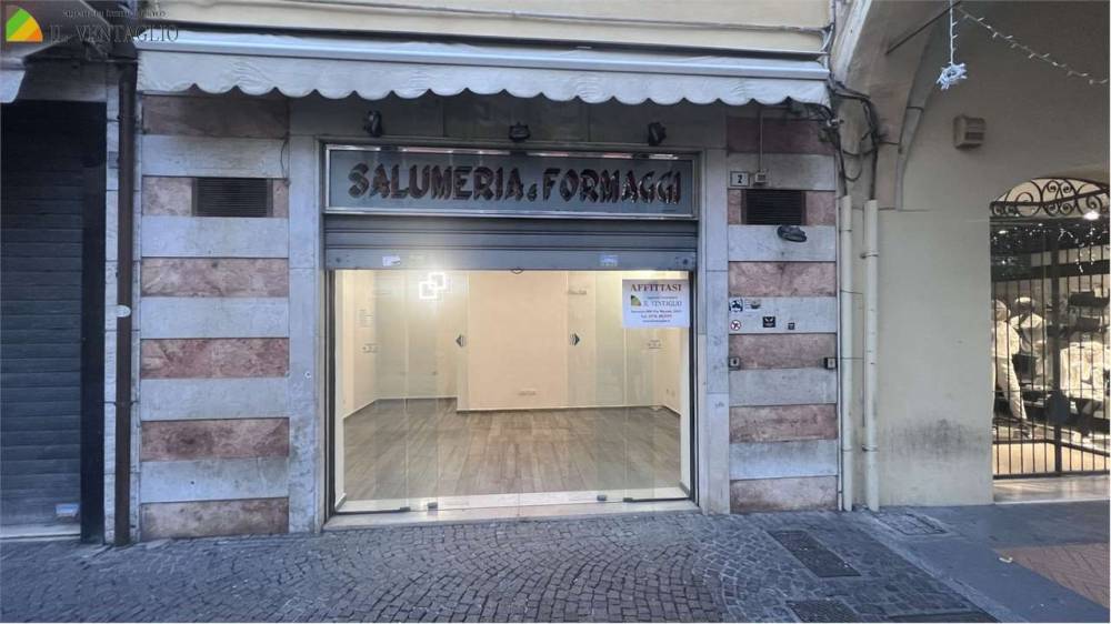 negozio in affitto a Sassuolo in zona Centro Storico / San Giorgio