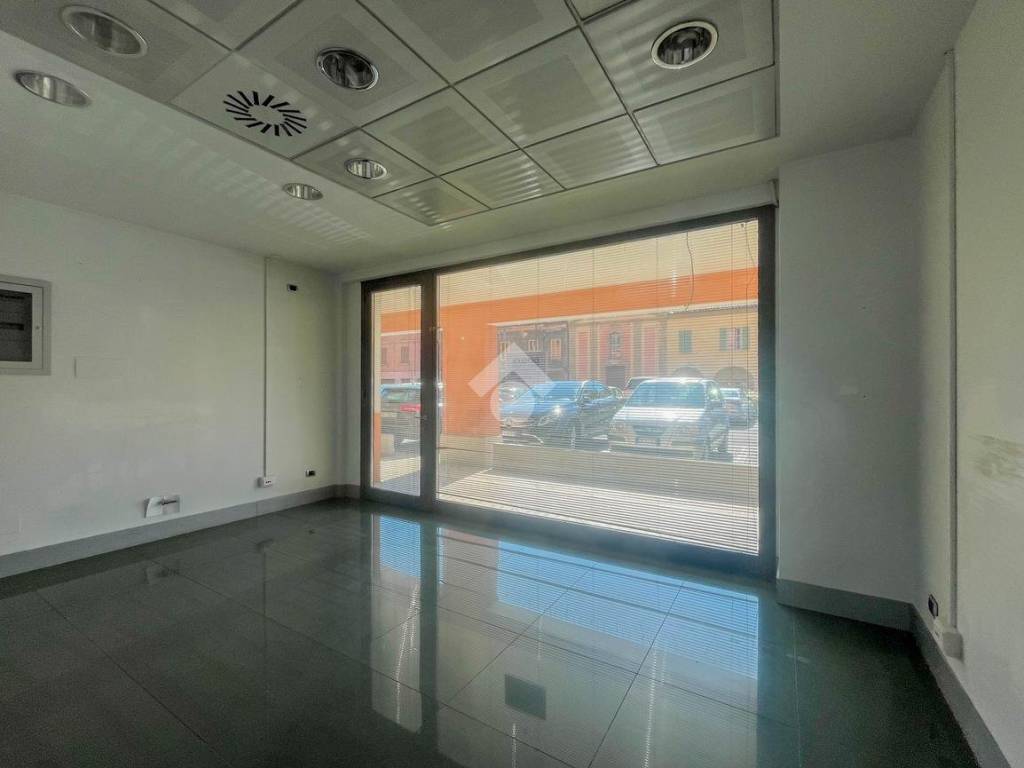 negozio in affitto a Sassuolo