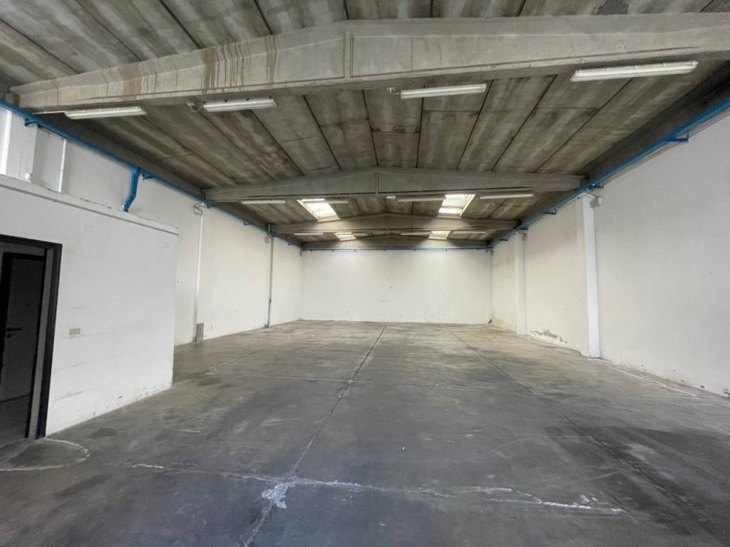 locale commerciale in affitto a Sassuolo