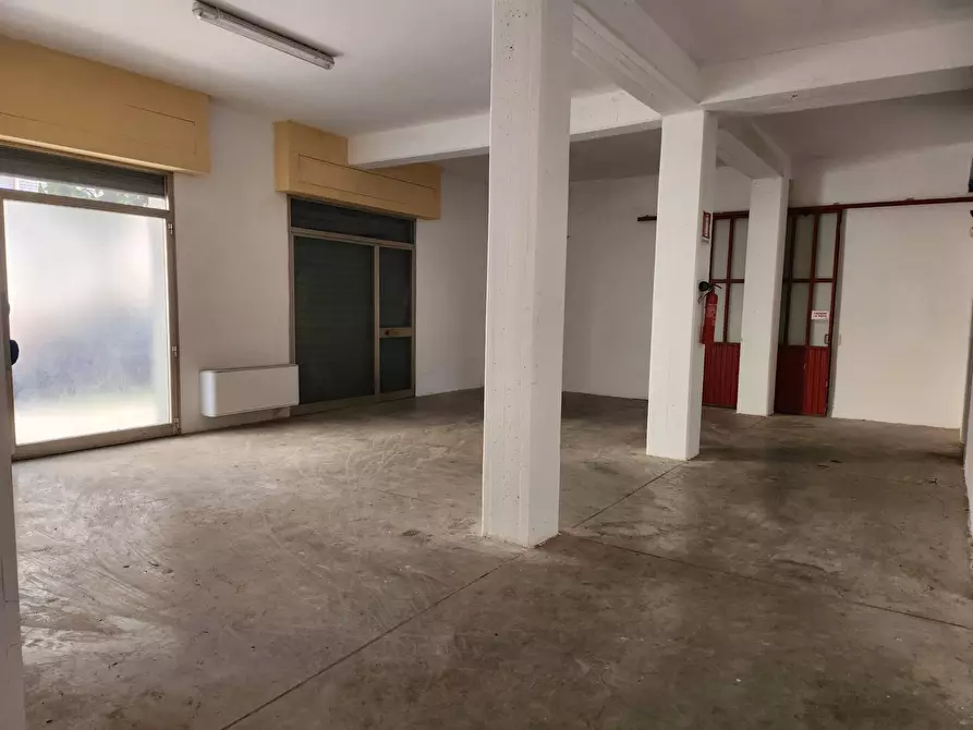 locale commerciale in affitto a Sassuolo
