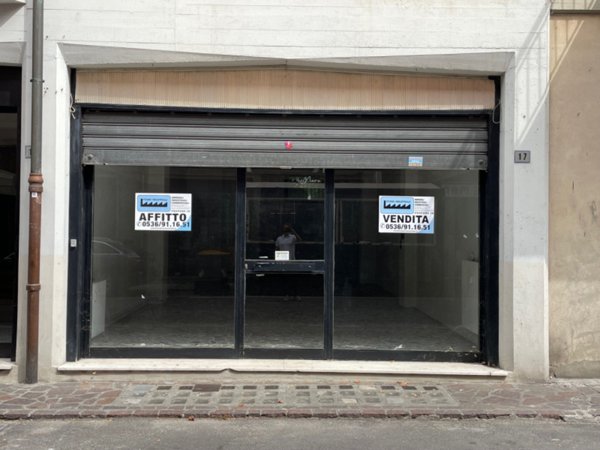 negozio in affitto a Sassuolo in zona Centro Storico / San Giorgio