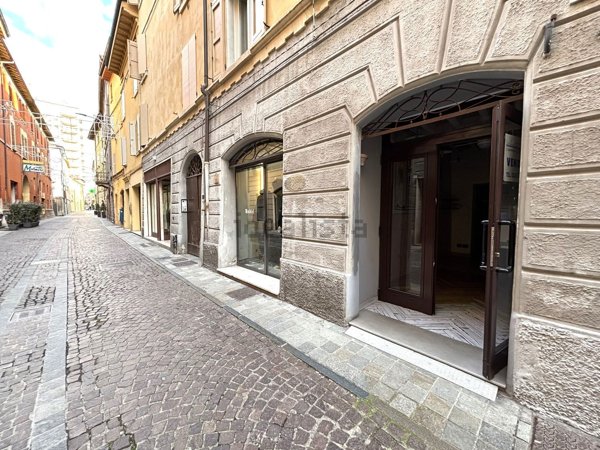 negozio in affitto a Sassuolo