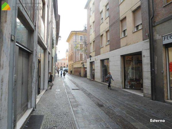 negozio in affitto a Sassuolo in zona Centro Storico / San Giorgio