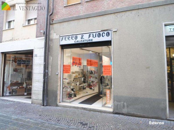 negozio in affitto a Sassuolo in zona Centro Storico / San Giorgio