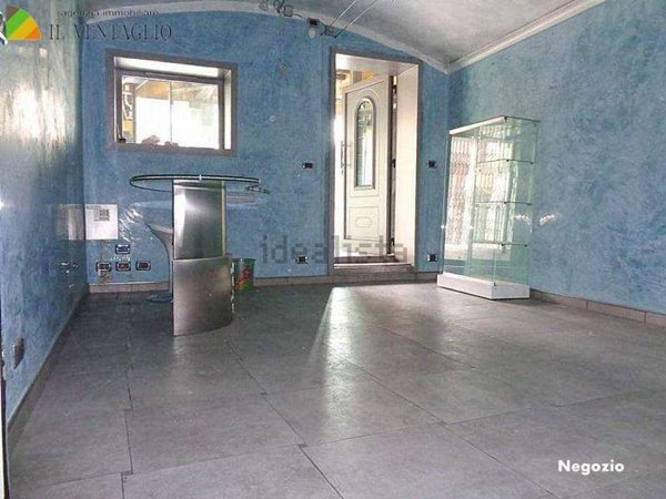 negozio in affitto a Sassuolo in zona Centro Storico / San Giorgio