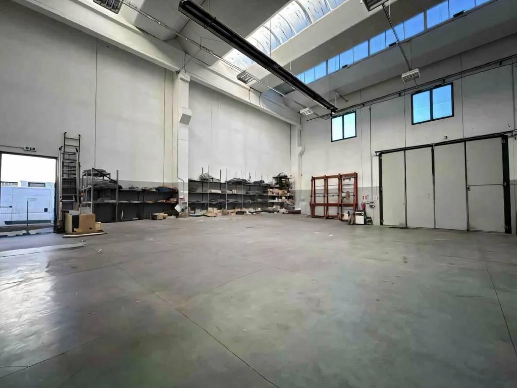 locale commerciale in affitto a Sassuolo