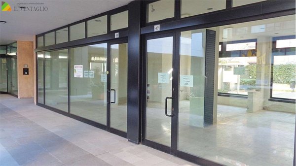 negozio in affitto a Sassuolo