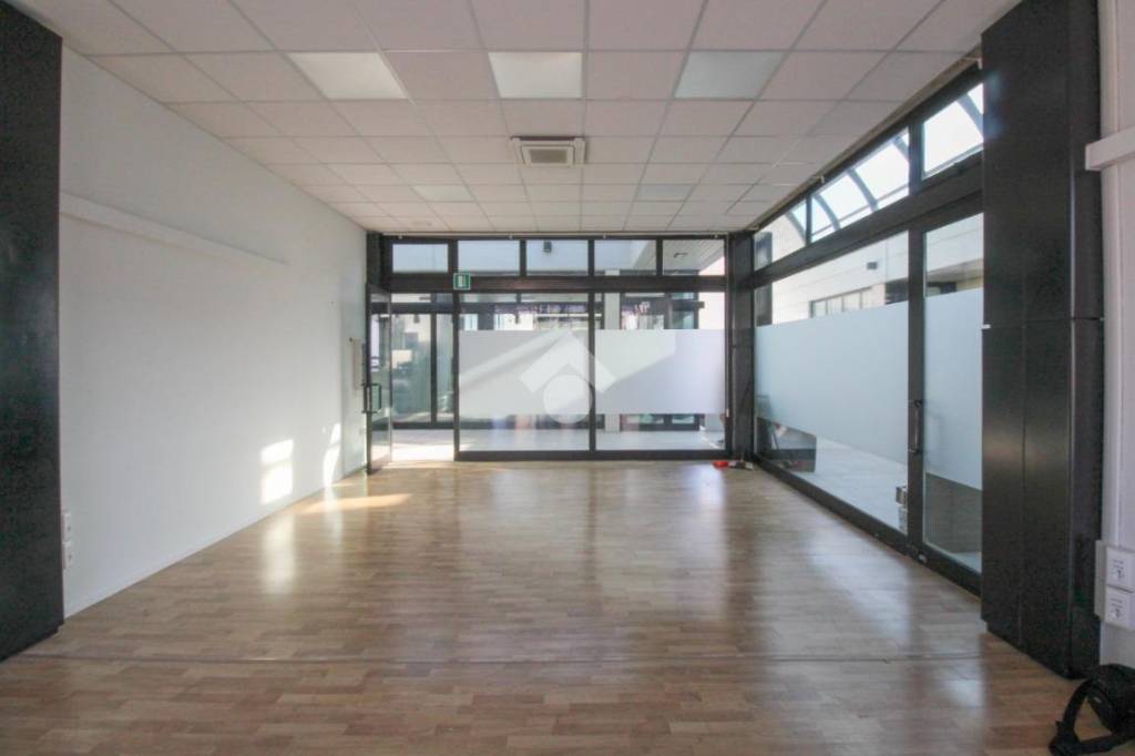 negozio in affitto a Sassuolo