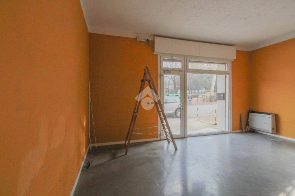 negozio in affitto a Sassuolo