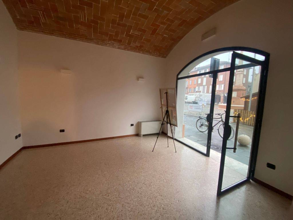 negozio in affitto a Sassuolo in zona Centro Storico / San Giorgio