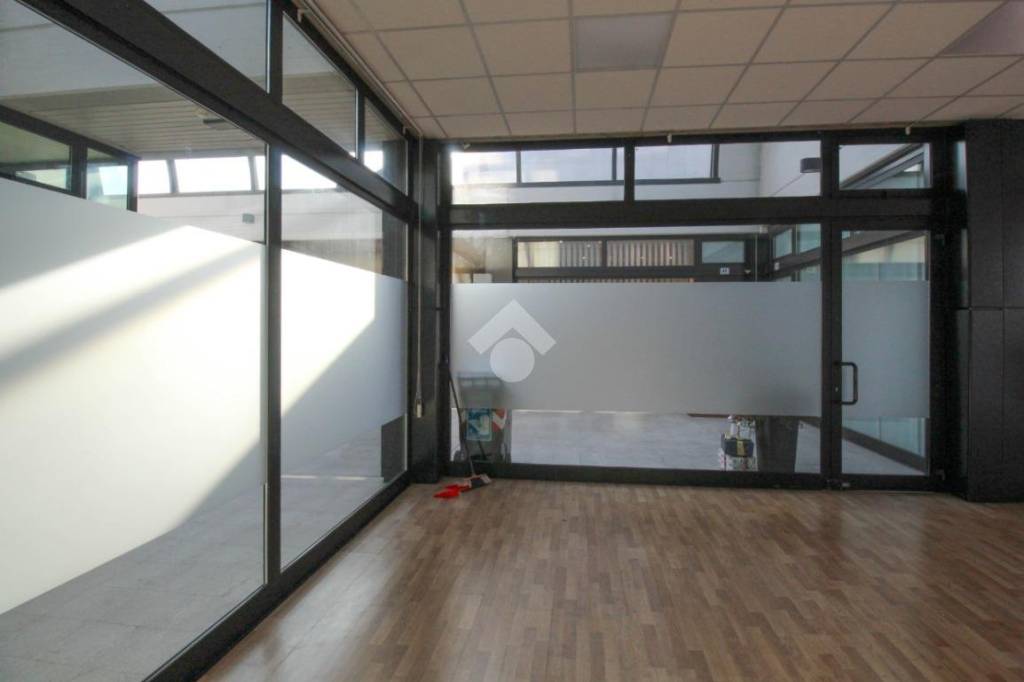 negozio in affitto a Sassuolo