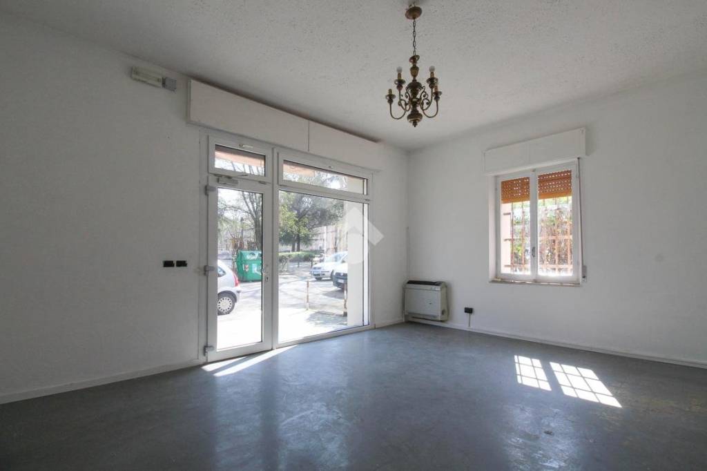 negozio in affitto a Sassuolo