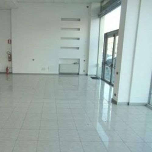 negozio in affitto a Sassuolo