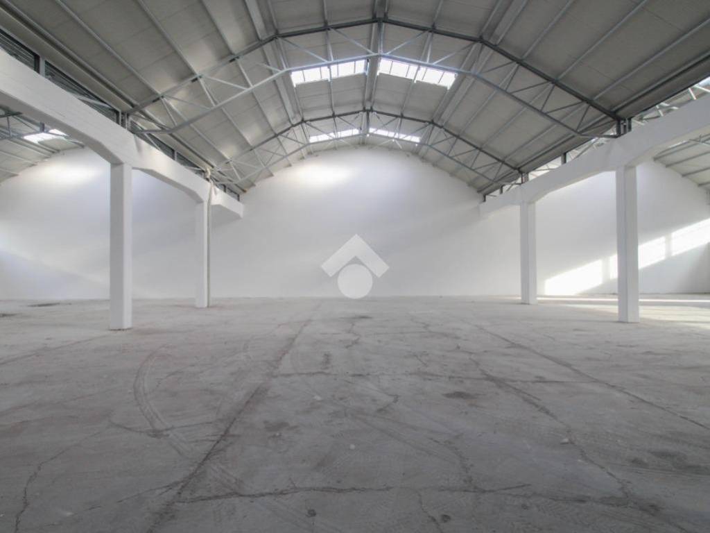 locale commerciale in affitto a Sassuolo