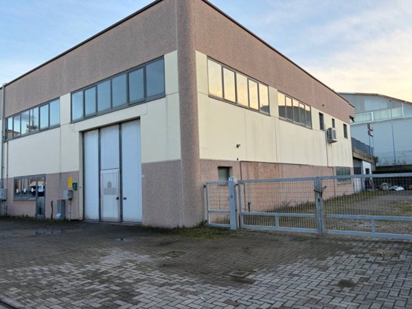 locale commerciale in affitto a Sassuolo