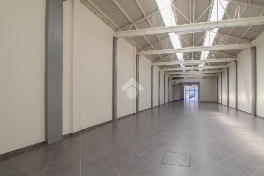 locale commerciale in affitto a Sassuolo