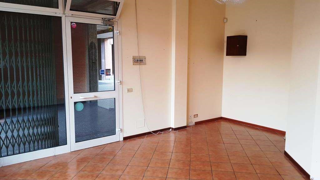 negozio in affitto a Savignano sul Panaro