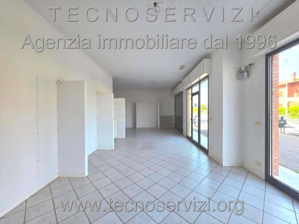 negozio in affitto a Savignano sul Panaro