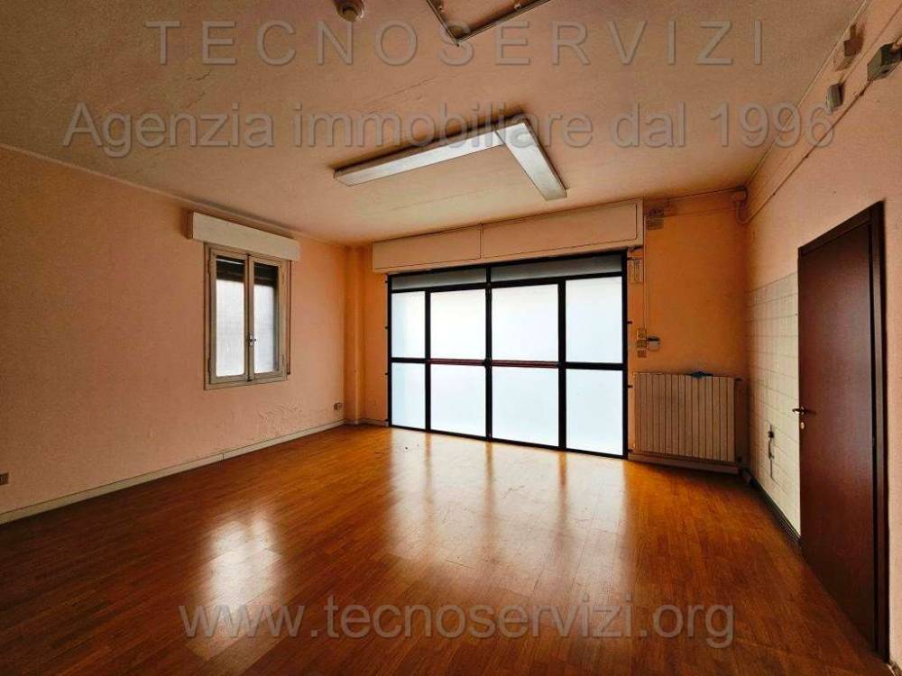 negozio in affitto a Savignano sul Panaro