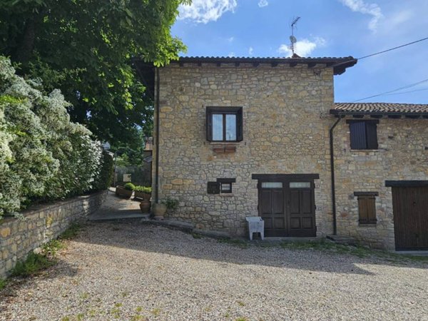 casa indipendente in affitto a Serramazzoni in zona Riccò
