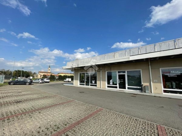 negozio in affitto a Soliera in zona Limidi