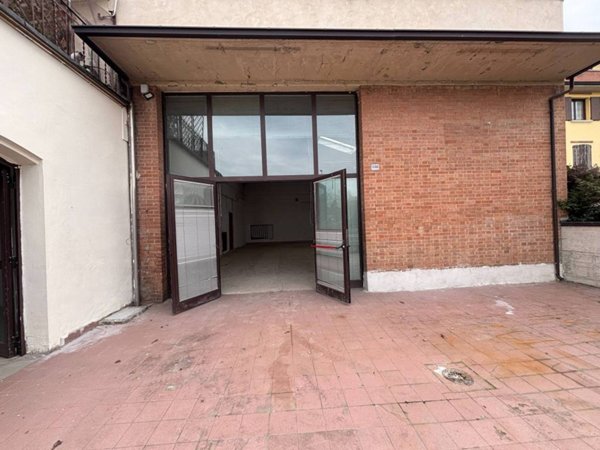 locale commerciale in affitto a Soliera