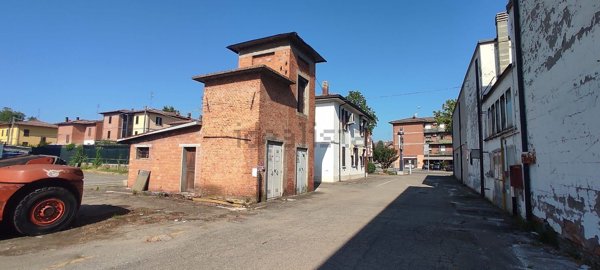 capannone in affitto a Vignola