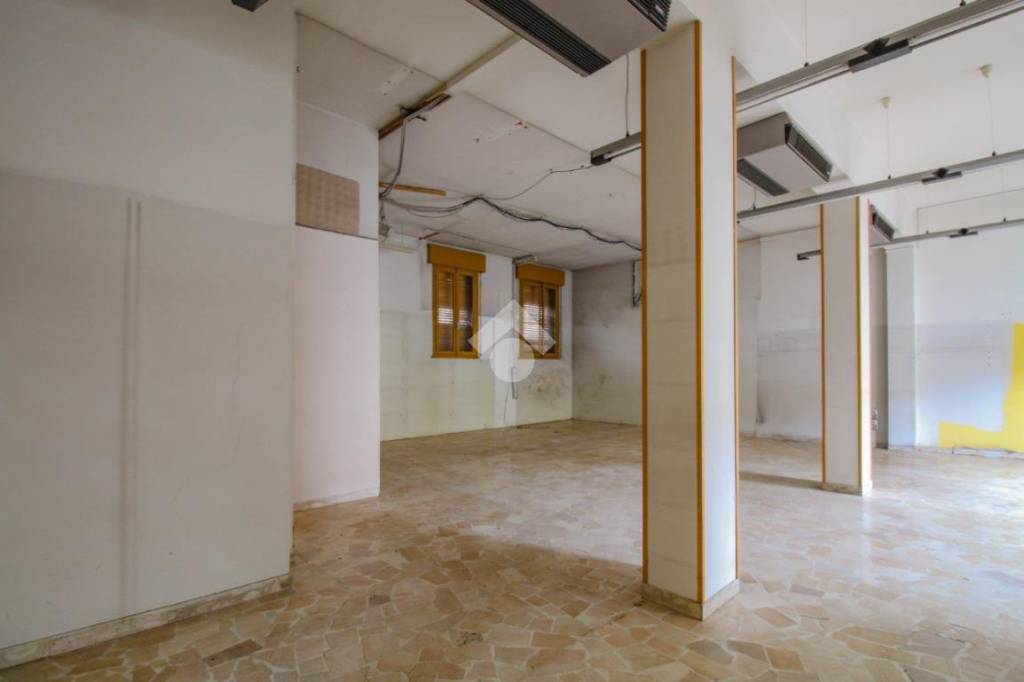 negozio in affitto a Vignola