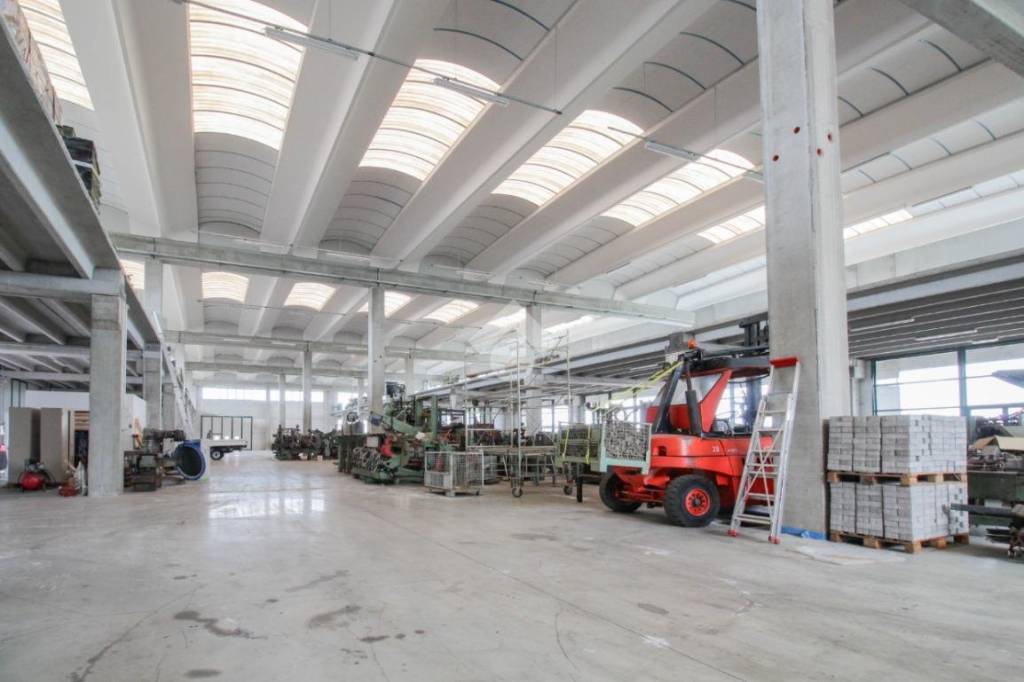 capannone in affitto a Vignola