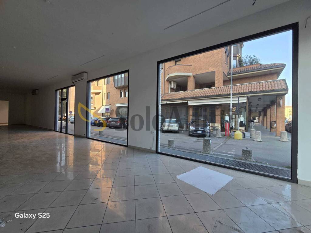 negozio in affitto a Vignola