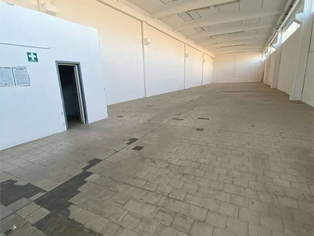 locale commerciale in affitto a Vignola