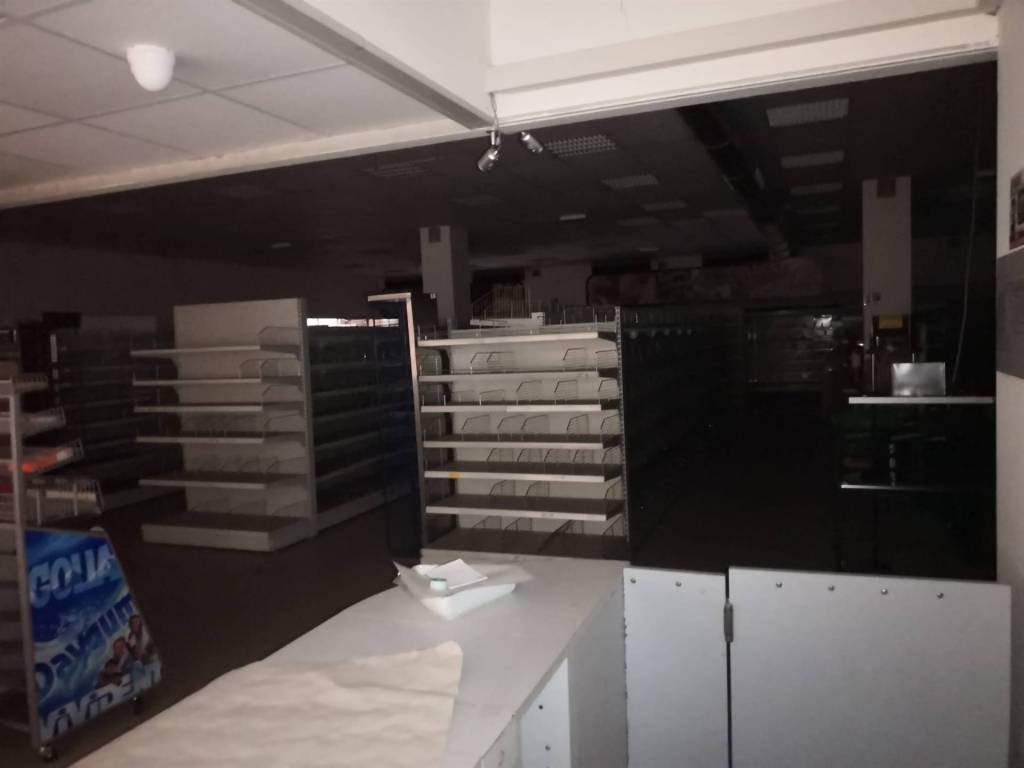 negozio in affitto a Vignola in zona Pratomaggiore